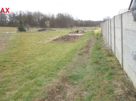Pohled na pozemek při jeho spodním okraji, | Prodej - pozemek pro bydlení, 1 187 m²