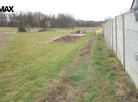 Pohled na pozemek při jeho spodním okraji, | Prodej - pozemek pro bydlení, 1 187 m²