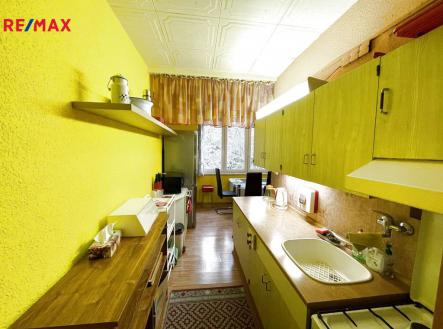 Kuchyně - kuchyňská linka | Pronájem bytu, 2+1, 64 m²