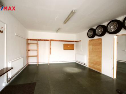 Pronájem - skladovací prostor, 53 m²
