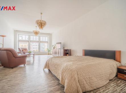 11-1.jpg | Prodej - nájemní dům, 957 m²