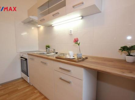 img-b497d99ac2.jpg | Pronájem bytu, 1+kk, 34 m²