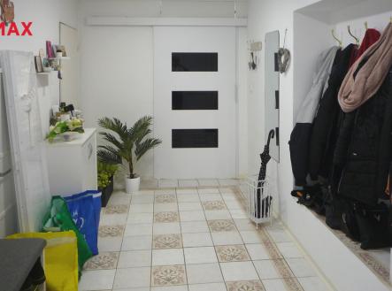 malá chodba, odkud můžeme poktačovat | Prodej - dům/vila, 95 m²