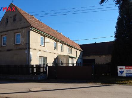 Pohled z ulice | Prodej - dům/vila, 200 m²