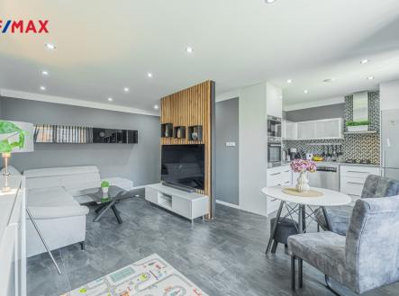 Obývací pokoj + kuchyně | Prodej bytu, 2+1, 51 m²