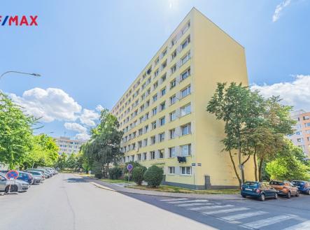 Pohled na dům | Prodej bytu, 2+1, 51 m²