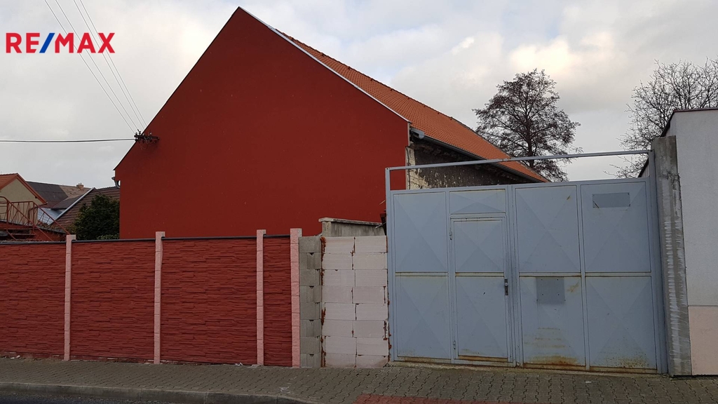 Vjezd z ulice Kozinova