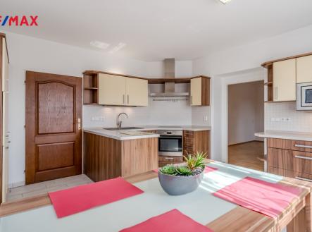 Kuchyň v přízemí | Prodej - dům/vila, 151 m²