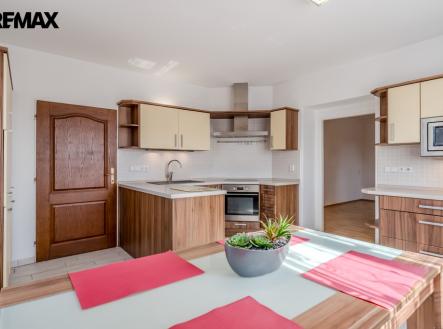 Kuchyň v přízemí | Prodej - dům/vila, 151 m²