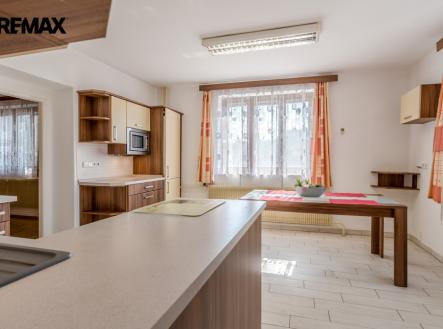 Kuchyň v přízemí | Prodej - dům/vila, 151 m²