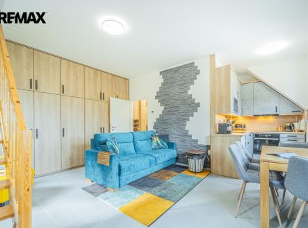 Obývací pokoj s kuchyní | Prodej bytu, 2+kk, 67 m²