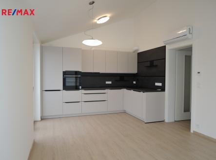 dscn8505.jpg | Pronájem bytu, 3+kk, 67 m²