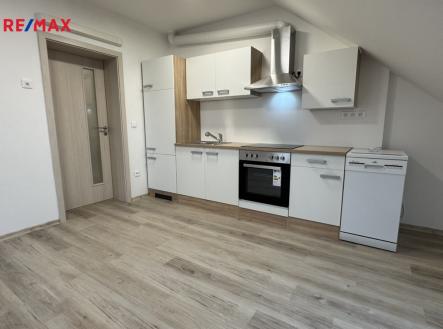 kuchyňská linka | Pronájem bytu, 2+kk, 39 m²