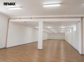 Pronájem - obchodní prostor, 420 m²