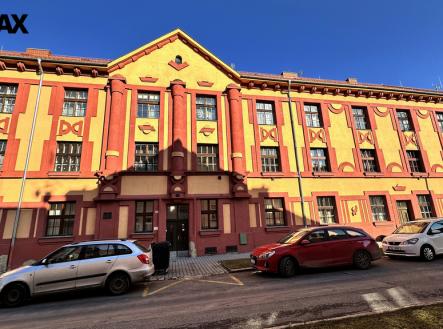 Pohled na dům z ulice | Prodej bytu, 2+1, 83 m²