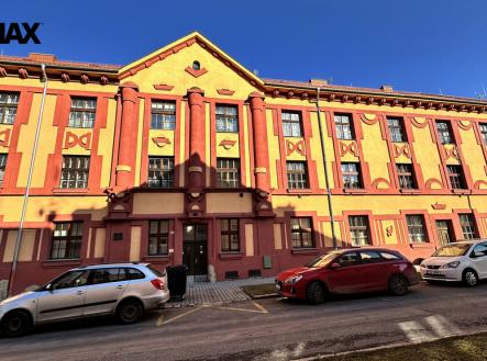 Pohled na dům z ulice | Prodej bytu, 2+1, 83 m²