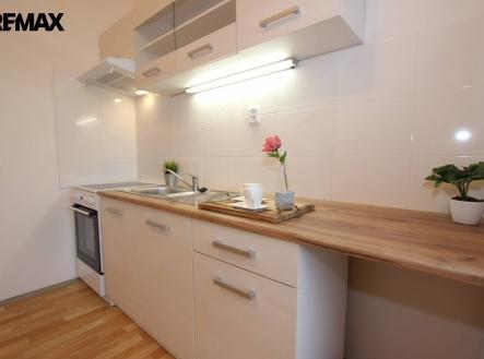 img-b497d99ac2.jpg | Pronájem bytu, 1+kk, 34 m²