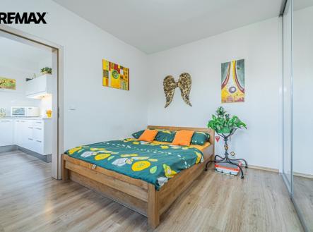 ložnice s manželskou postelí | Pronájem bytu, 2+1, 54 m²