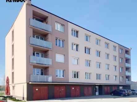 pohled na dům | Pronájem bytu, 1+kk, 20 m²