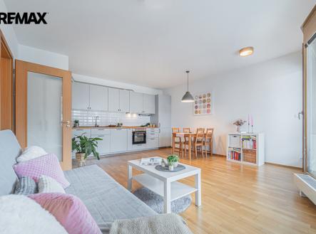 obývací pokoj s kuchyňským koutem | Pronájem bytu, 2+kk, 56 m²