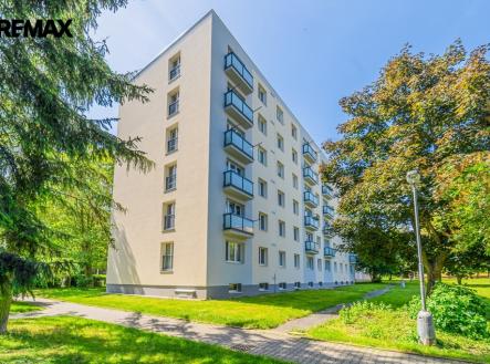Pohled na dům | Prodej bytu, 3+1, 74 m²