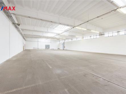 Pronájem - skladovací prostor, 542 m²
