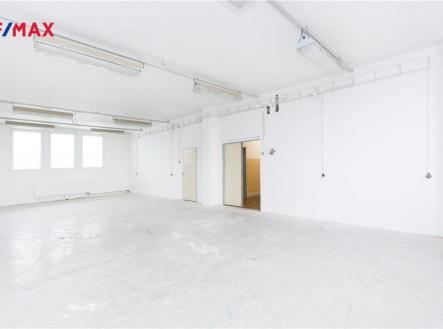 Pronájem - skladovací prostor, 72 m²