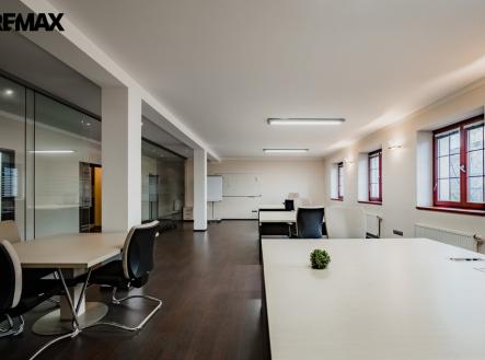 dsc-3.jpg | Prodej - kanceláře, 214 m²