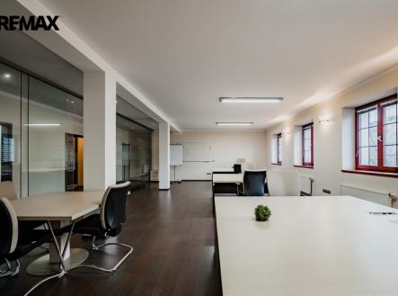 dsc-3.jpg | Prodej - kanceláře, 214 m²