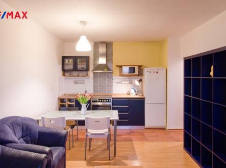 krc-06-pokoj01.jpg | Prodej bytu, 2+kk, 39 m²