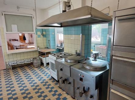 Kuchyň | Pronájem - jiné, 142 m²