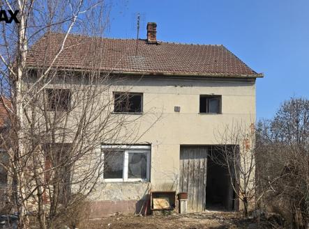 Čelní pohled na dům | Prodej - dům/vila, 150 m²