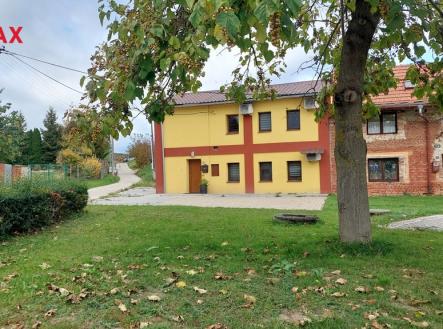 Rodinný dům, pohled z ulice | Prodej - dům/vila, 145 m²