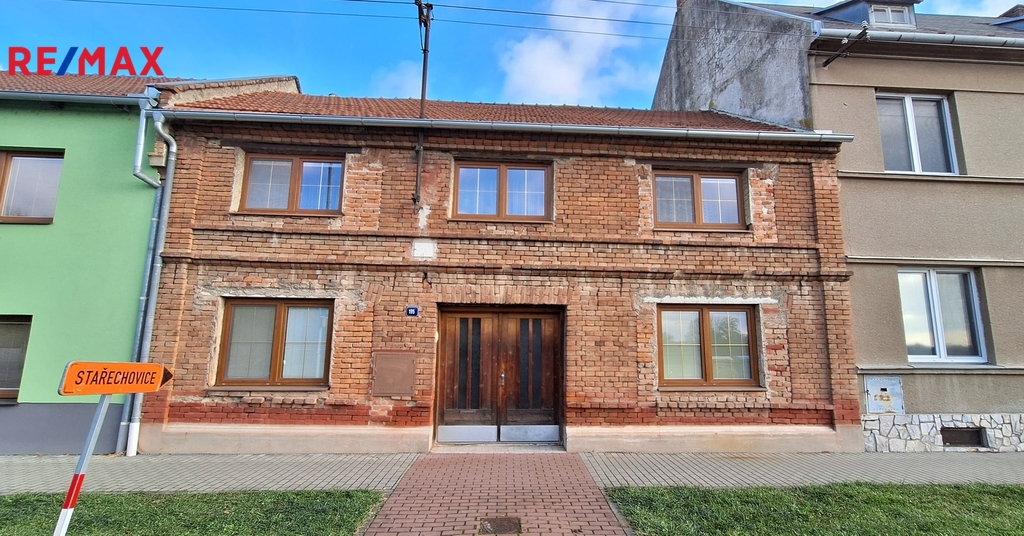 Pohled na dům z ulice