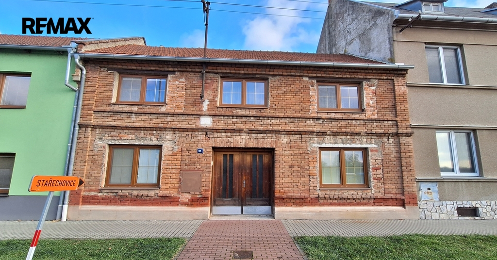 Pohled na dům z ulice