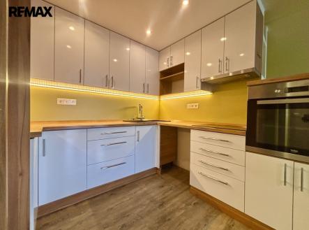 Kuchyňský kout 1. patro | Prodej - dům/vila, 259 m²