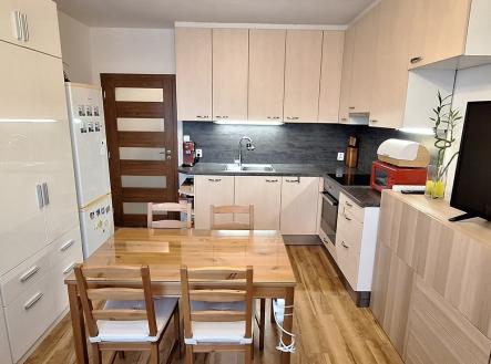 Obývací pokoj s kuchyňským koutem | Prodej bytu, 2+kk, 44 m²