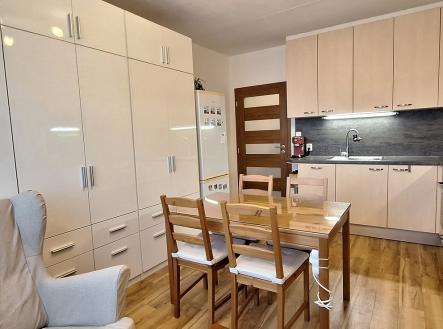 Obývací pokoj s kuchyňským koutem | Prodej bytu, 2+kk, 44 m²