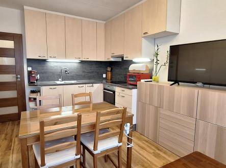 Obývací pokoj s kuchyňským koutem | Prodej bytu, 2+kk, 44 m²