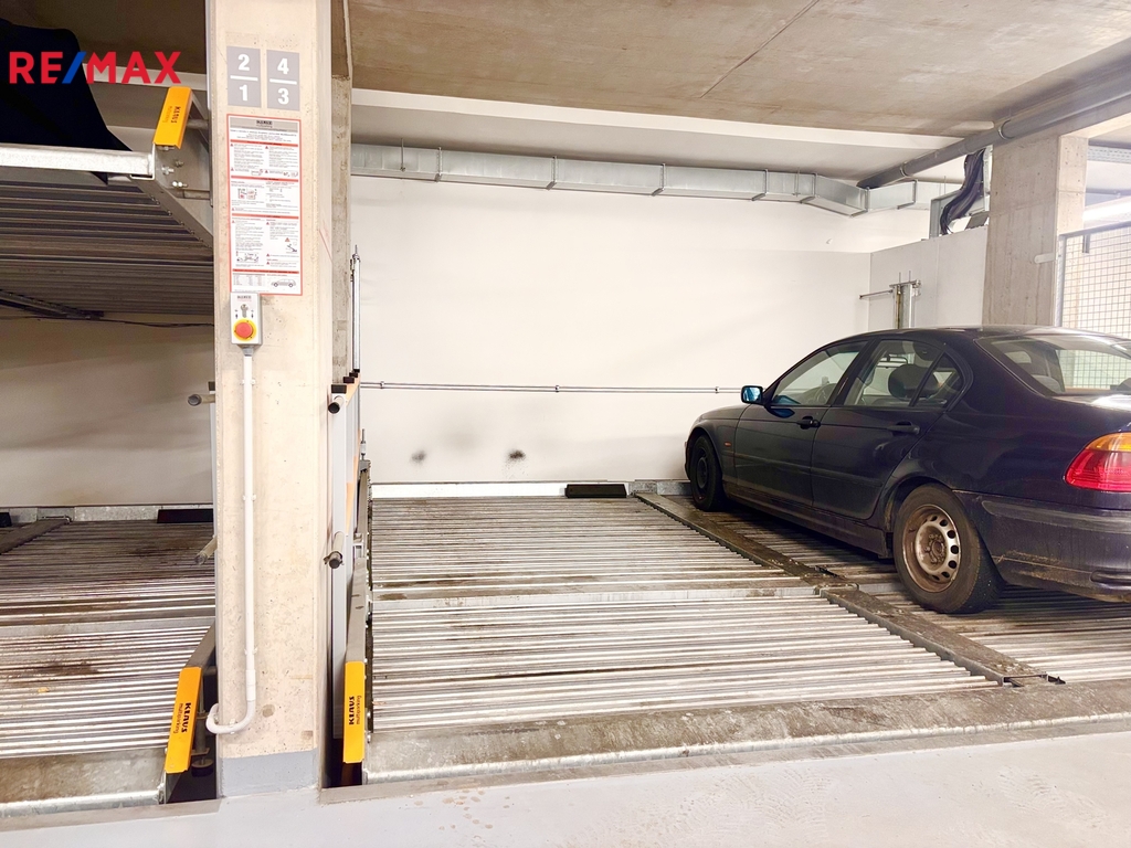 Horní plato garážového zakladače