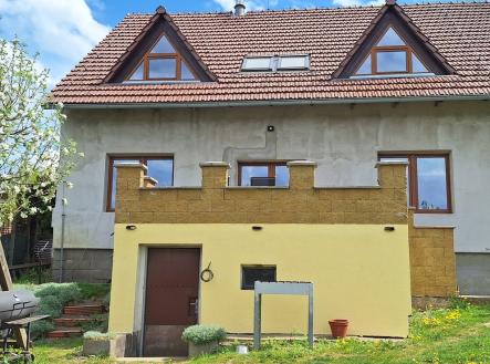 Pohled na dům ze zahrady | Prodej - dům/vila, 137 m²