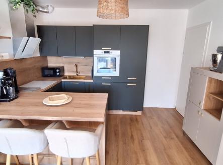 Obývací pokoj s kuchyňským koutem | Prodej bytu, 2+kk, 48 m²