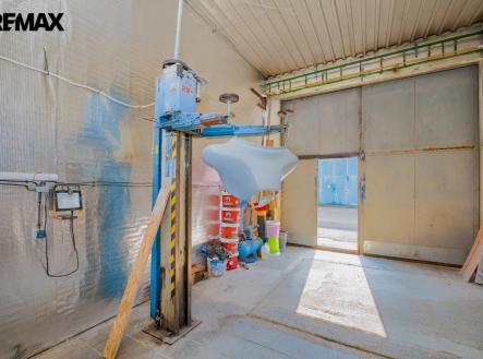 interiér haly | Prodej - výrobní prostor, 2 749 m²