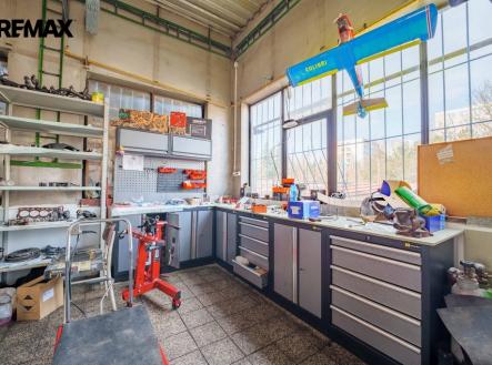 interiér haly | Prodej - výrobní prostor, 2 749 m²