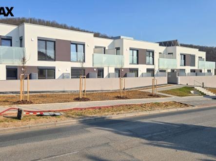 Čelní pohled na dům | Pronájem bytu, 4+kk, 170 m²