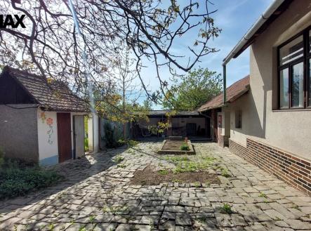 Dvůr | Prodej - dům/vila, 150 m²