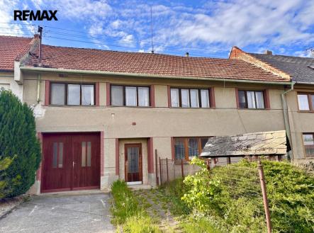 Přední pohled z ulice | Prodej - dům/vila, 150 m²