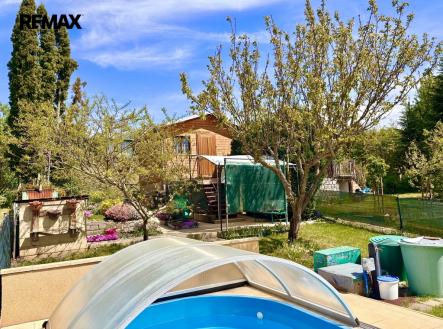 Bazén a chatka | Prodej - pozemek, zahrada, 363 m²