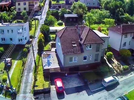 Pohled na dům z výšky | Prodej - dům/vila, 178 m²