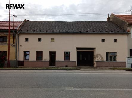 dům z ulice | Prodej - dům/vila, 175 m²